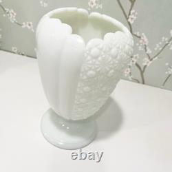 Fenton Cupped Daisy Button Vase Vintage Perfect Condition Milk Glass 1950s