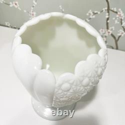 Fenton Cupped Daisy Button Vase Vintage Perfect Condition Milk Glass 1950s