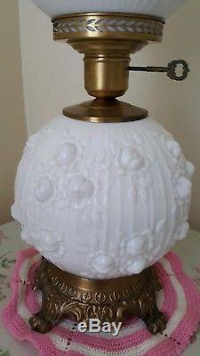 Fenton Lamp White Milk Glass Poppy Pattern Gone With The Wind Excellent Cond