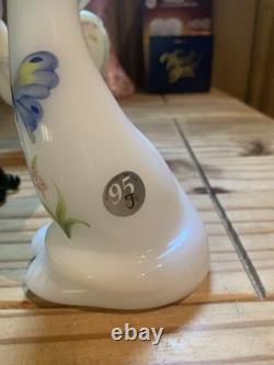 Fenton Milk Glass 1995 White Glossy FAGCA Happy Cat Figurine Signed 6x 3 Mint