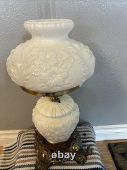 Fenton -Vintage GWTW White'Poppy & Fern' Milk Glass Lamp-3 Way Light-free Ship