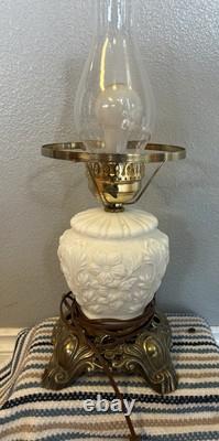 Fenton -Vintage GWTW White'Poppy & Fern' Milk Glass Lamp-3 Way Light-free Ship