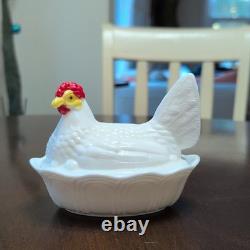 Fenton White Milk Glass Hen on Nest Covered Dish with Lid, Excellent Condition