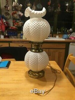 Fenton milk glass hobnail'Gone With The Wind' double-globe lamp XC