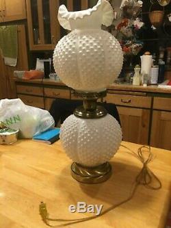 Fenton milk glass hobnail'Gone With The Wind' double-globe lamp XC