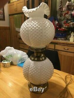 Fenton milk glass hobnail'Gone With The Wind' double-globe lamp XC