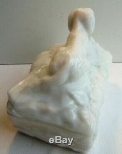 French opaline box, white milk glass by Vallérysthal Hunting dog lying down