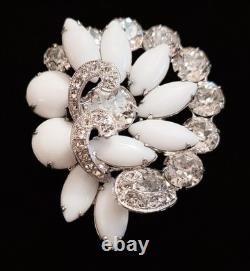 Gorgeous Vintage Signed Eisenberg White Milk Glass & Clear Rhinestone Brooch