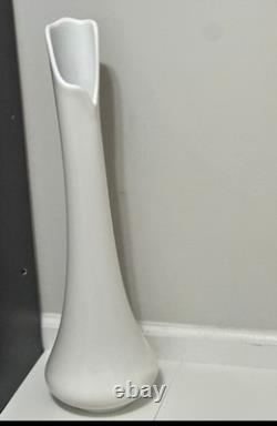 HTF Le Smith Milkglass Smoothie Vase 24