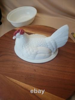 HTF Vintage Westmoreland Glass Large 8 White Red hen on a nest 2pcs