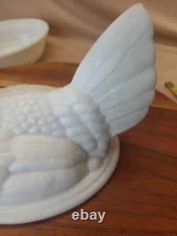 HTF Vintage Westmoreland Glass Large 8 White Red hen on a nest 2pcs