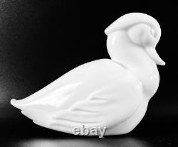 Heisey by Imperial RARE White Milk Glass Mother WOOD DUCK Figurine
