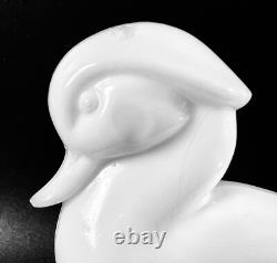 Heisey by Imperial RARE White Milk Glass Mother WOOD DUCK Figurine