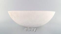 Ingegerd Råman for Orrefors Sweden. Large Savann bowl in milky white art glass