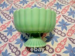 Jadeite Green Glass Ice Cream or Dessert Dishes x 4 in Excellent Condition