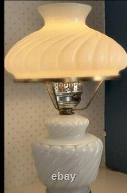 Large Hedco White Milk Glass Vintage Electric Table Dresser Lamp