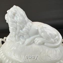 Large Westmoreland Milk Glass Lion on Nest Dish Lacy Base Farmhouse Vintage USA