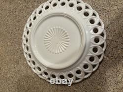 Lot Of 4 Pieces Of Art Milk Glass Westmoreland & Unmarked Pieces