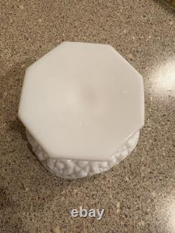 Lot Of 4 Pieces Of Art Milk Glass Westmoreland & Unmarked Pieces