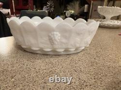 Lot Of 4 Pieces Of Art Milk Glass Westmoreland & Unmarked Pieces