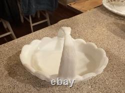 Lot Of 4 Pieces Of Art Milk Glass Westmoreland & Unmarked Pieces
