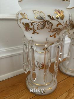 Mantle Lusters White & gold berries fruit and leaves Gilded milk Glass 13