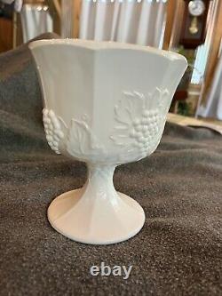 Milk glass Vintage Dishes