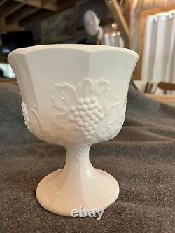 Milk glass Vintage Dishes