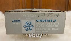 NIB Vintage Pyrex White withTurquoise Snowflake Divided Casserole withLid (1.5 QT)