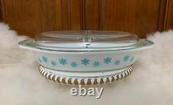 NIB Vintage Pyrex White withTurquoise Snowflake Divided Casserole withLid (1.5 QT)