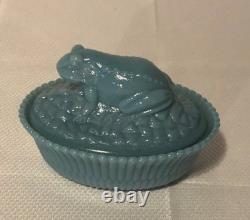 NMGCS National Milk Glass Society Georgia Blue Glass Frog On Nest Candy/Nut Dish