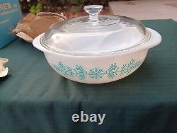 NOS Vintage Pyrex Frosted Garland Snowflake Casserole Dish Promotional Set (O)