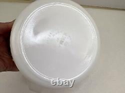 PINK PYREX Amish Butterprint #472 White with PINK 1 1/2 Pt Casserole Dish, No Lid