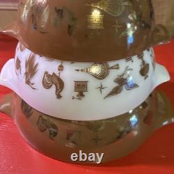 PYREX Butterprint Amish 4pc Nesting/Stackable Milk Glass Bowl Set 441-444