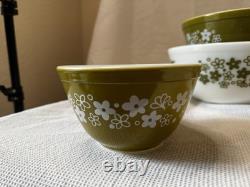 PYREX Green spring blossom Crazy Daisy mixing bowls 401-404