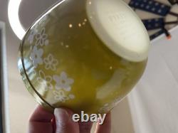 PYREX Green spring blossom Crazy Daisy mixing bowls 401-404