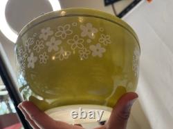 PYREX Green spring blossom Crazy Daisy mixing bowls 401-404