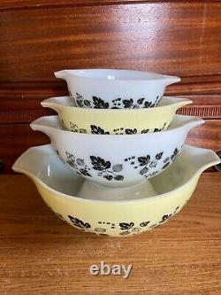 Pyrex 4 piece mixing bowl set Gooseberry black/white/yellow