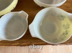 Pyrex 4 piece mixing bowl set Gooseberry black/white/yellow