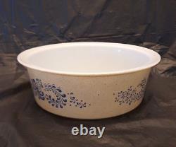 Pyrex #664 Big Bertha 4 QT Casserole Homestead Pattern and Pyrex Cover