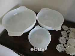 Pyrex All White Butterprint Cinderella Mixing Bowl Set of 3 Turquoise Amish Rare