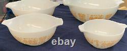 Pyrex Amish Butterprint 4 Piece Cinderella Orange White Mixing Nesting Bowl Set