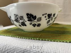 Pyrex Complete Gooseberry Yellow & White Cinderella Nesting Bowl Set 441-444