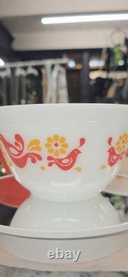 Pyrex FRIENDSHIP Nesting Mixing Bowls Set of 3