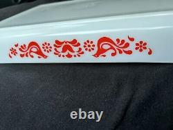 Pyrex Friendship Red Bird Lasagna Milk Glass Baking Pan 933 13.5x8.75x1.75