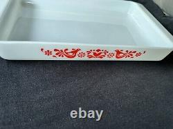 Pyrex Friendship Red Bird Lasagna Milk Glass Baking Pan 933 13.5x8.75x1.75