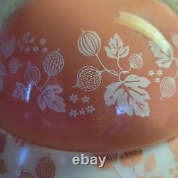 Pyrex Gooseberry Cinderella Nesting Mixing Bowls Set of 3 Vintage pink, white