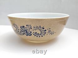 Pyrex Homestead Mixing Bowl Complete Set of 4 Tan & Blue Nesting 401 402 403 404