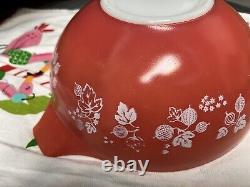 Pyrex JAJ/Crown Coral Gooseberry Cinderella Mixing/Serving Bowl