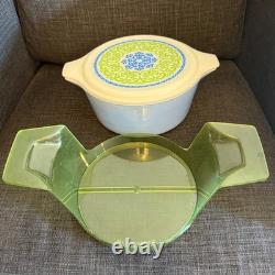 Pyrex Ocean Filigree Espanola 475-B 2.5 Qt Casserole w Lid + Cradle 1973 Promo